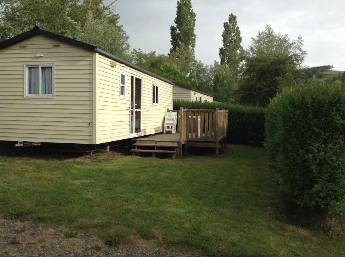 Camping Du Pont De St Gal Saint-Gal-sur-Sioule Exterior foto